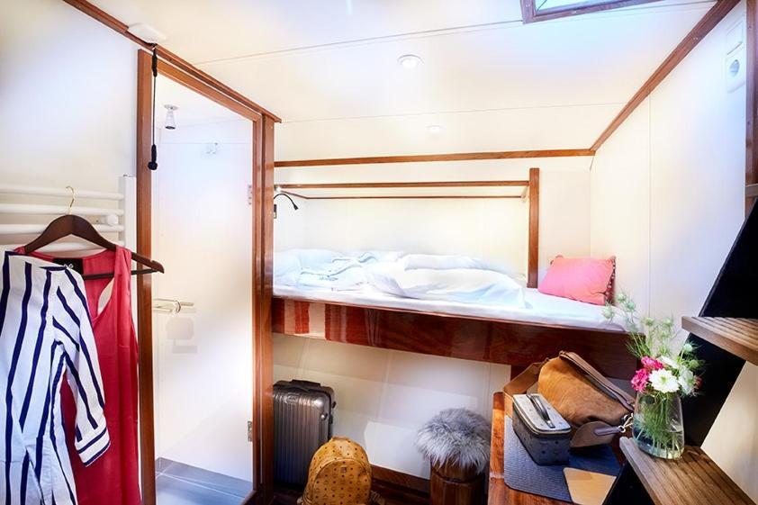 מלון המבורג Segelschiff Loth Lorien מראה חיצוני תמונה