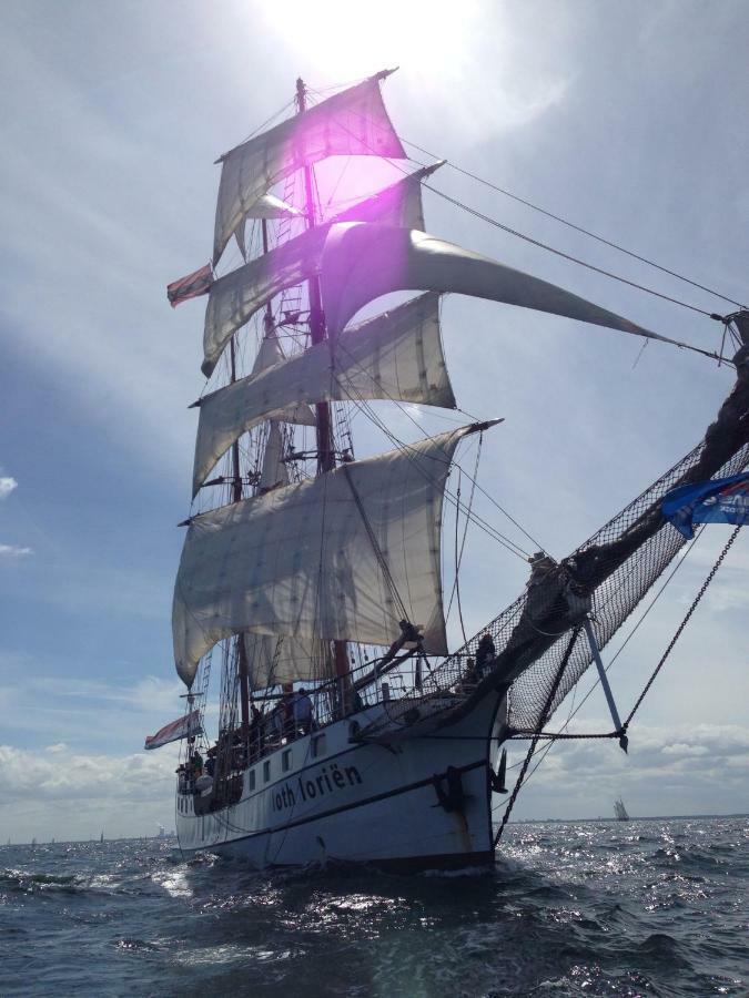 מלון המבורג Segelschiff Loth Lorien מראה חיצוני תמונה