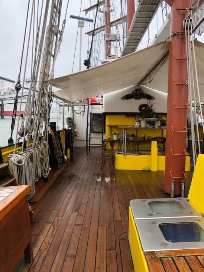 מלון המבורג Segelschiff Loth Lorien מראה חיצוני תמונה