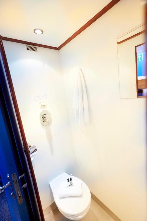 מלון המבורג Segelschiff Loth Lorien חדר תמונה